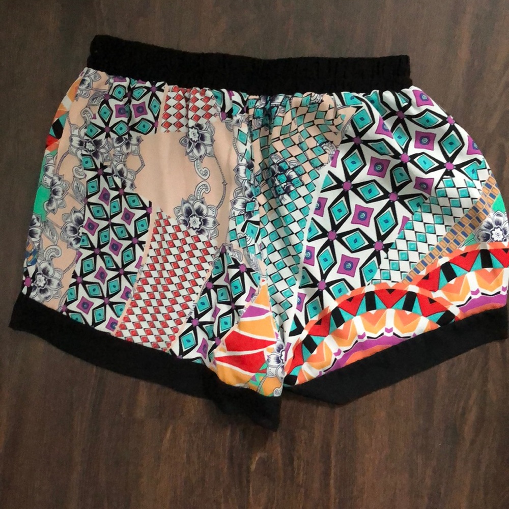 Colorful Foley shorts - Picture 2 of 2
